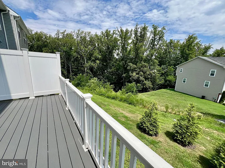 105 Caswell Dr — Photo 40