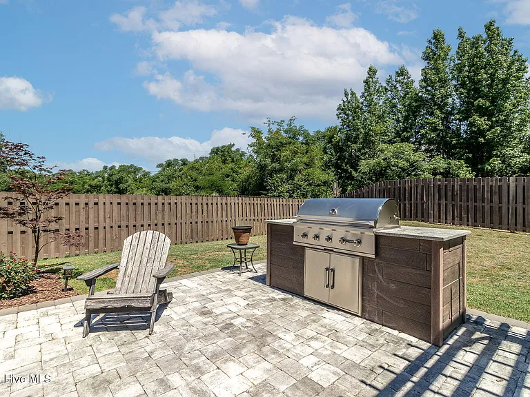 2630 Laurens St — Photo 47