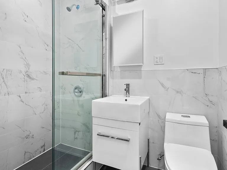34-32 43rd St #2R — Photo 8