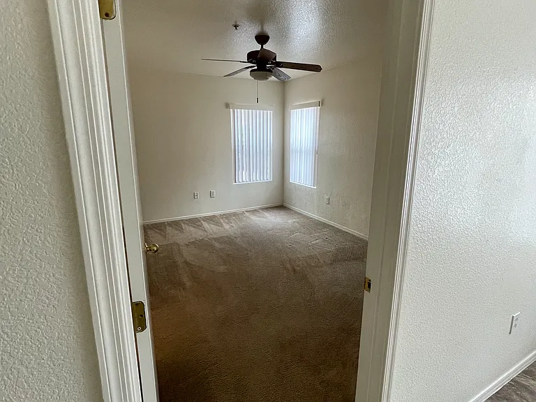 1553 N Paseo La Tinaja — Photo 9
