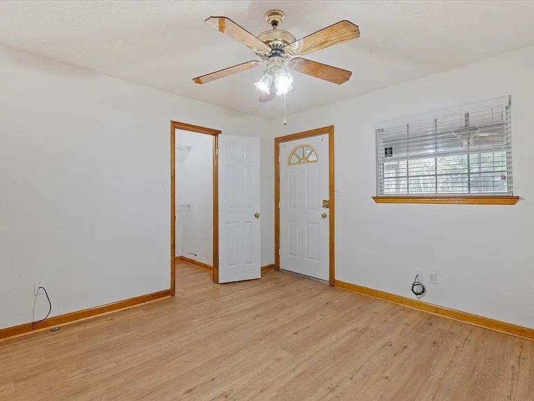 2510 Golden Park Ln — Photo 22
