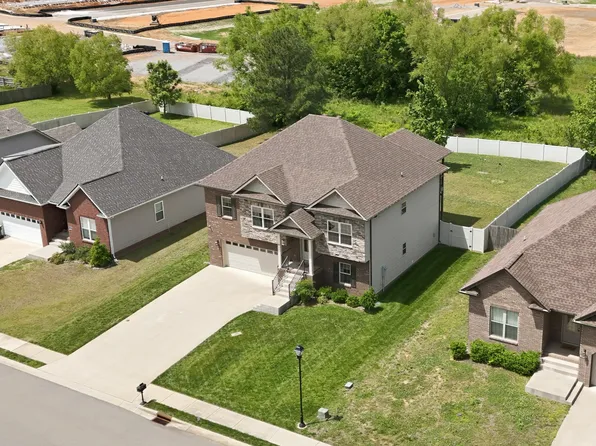 340 Chase Dr, Clarksville, TN 37043