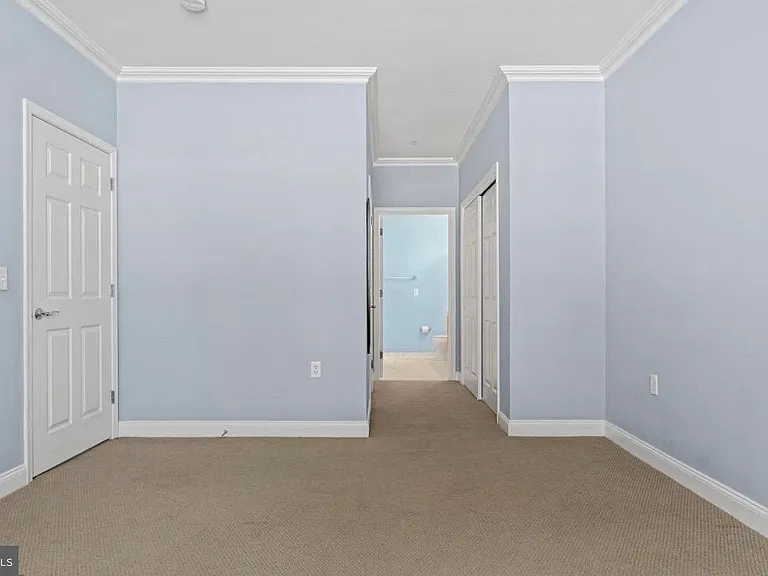 200 W Elm St #1207 — Photo 7