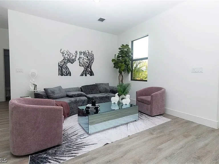 1125 Deauville St E — Photo 16