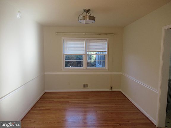 4th image of 543 N Lombardy St