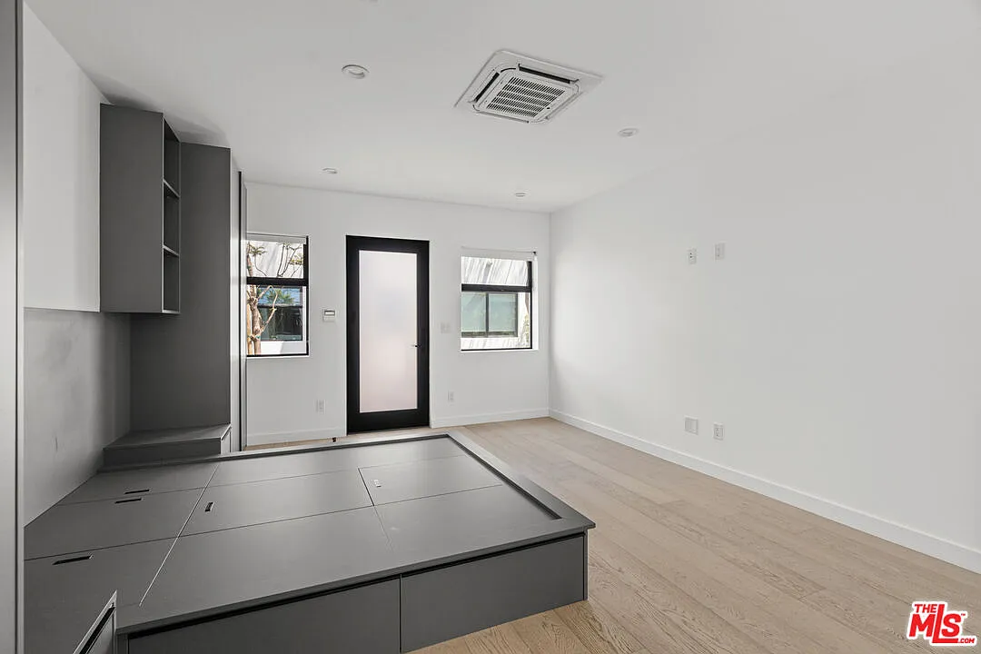 Studio, 1.0 bath, $2,499 — Photo 2