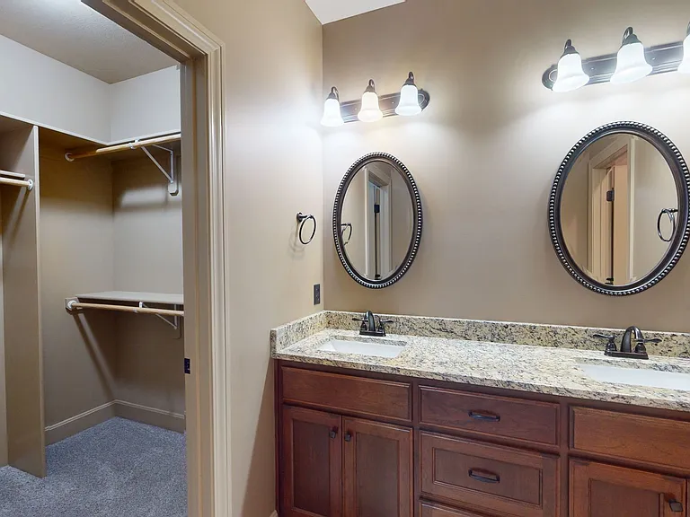 11669 Ridgeway Ct — Photo 14