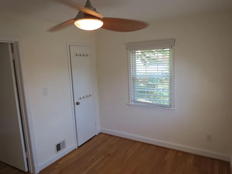 9603 Evergreen St — Photo 14