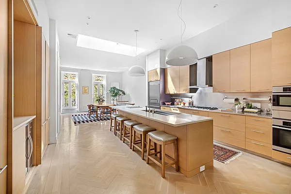 Sold by Compass | media 9