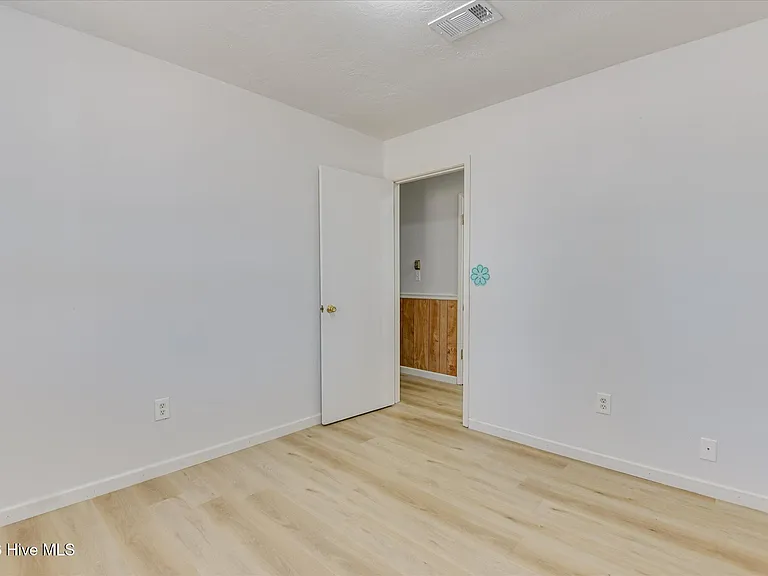 3823 Fairington Dr — Photo 24