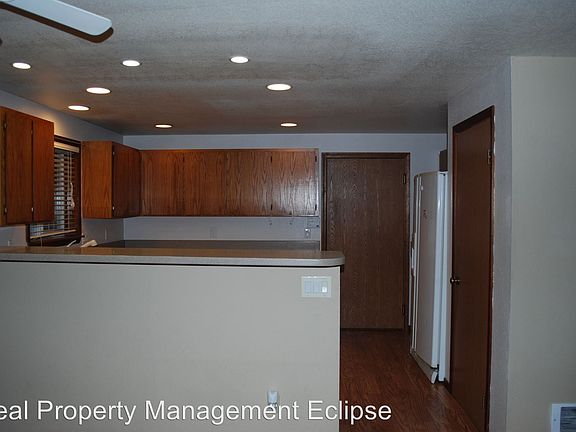 5th image of 4902 100th St NE