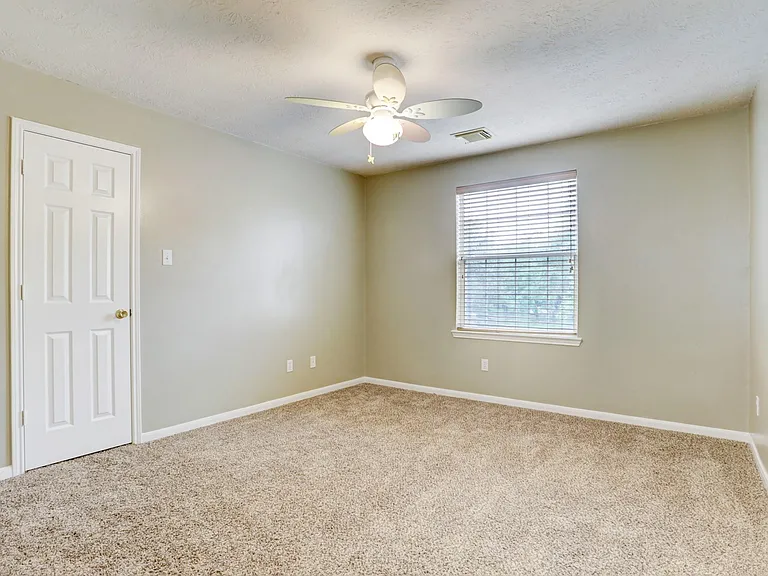10410 Five Oaks Ct — Photo 33
