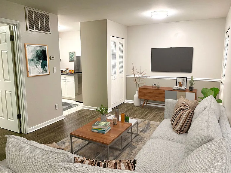 2600 Le Blanc Ct — Photo 2