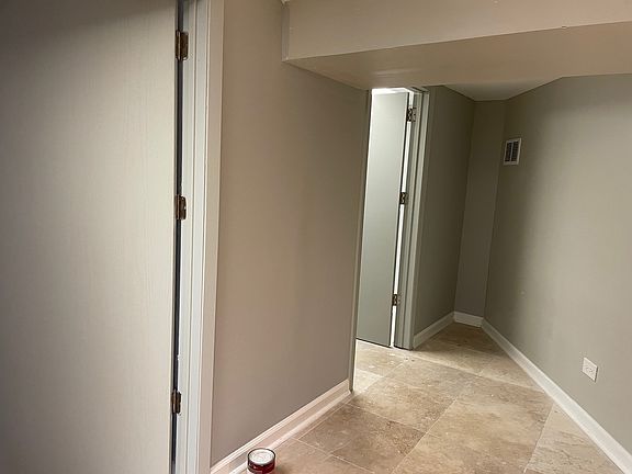 2nd image of 1013 S Claremont Ave #1