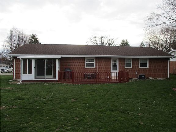 5th image of 129 Hiawatha Dr