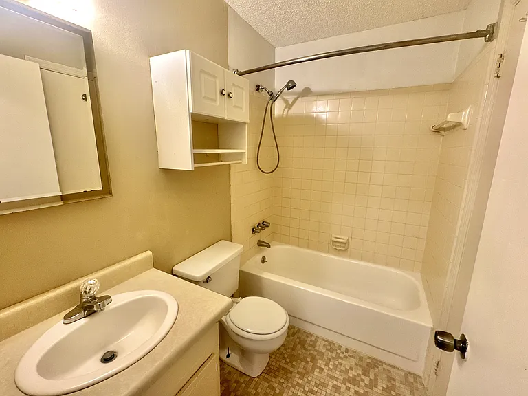 4022 Camellia Dr #1 — Photo 6