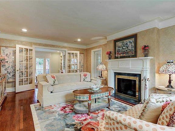 3rd image of 28 Hawthorne Pl