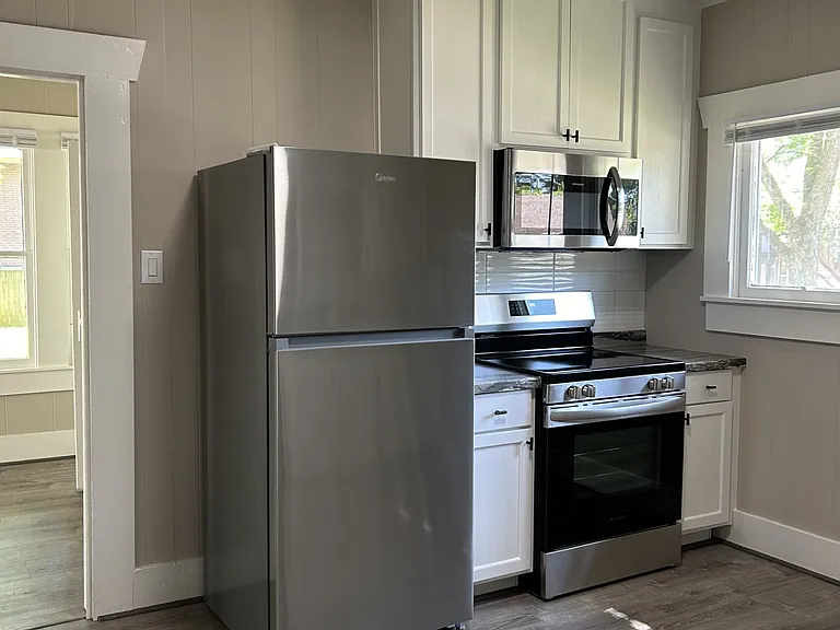 524 King St #B — Photo 1