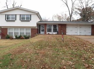 1034 Tempo Dr, Saint Louis, MO