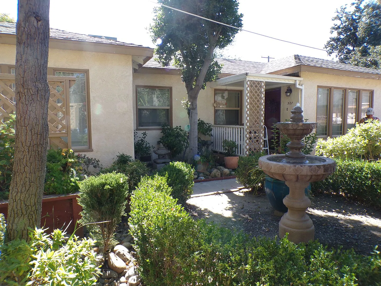 527 Orange Ave — Photo 2