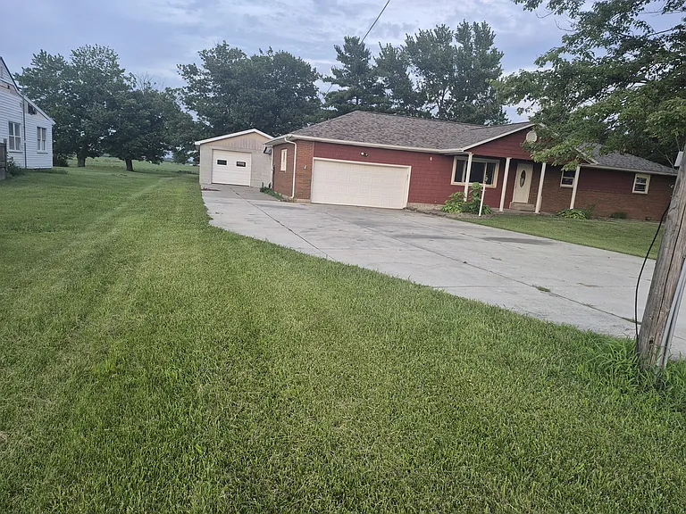 3670 N Cable Rd — Photo 5