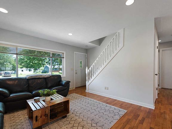5th image of 4114 Joan Dr