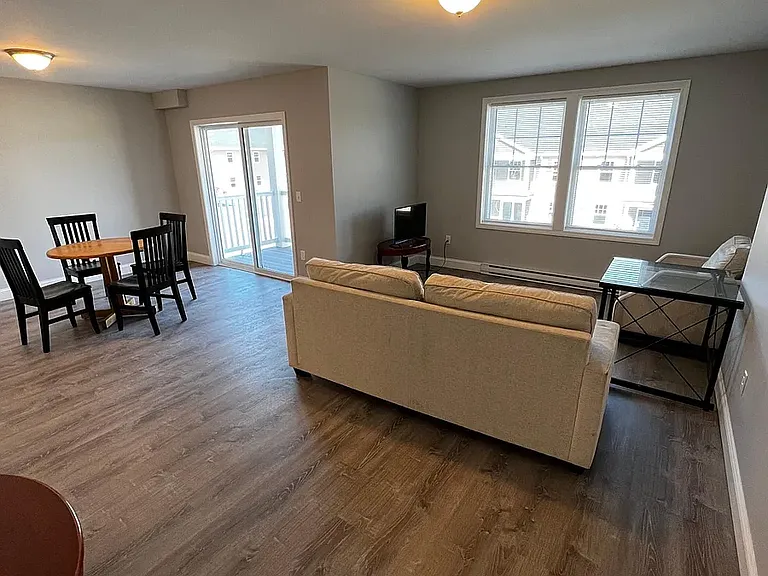 Sanford Pointe — Photo 21