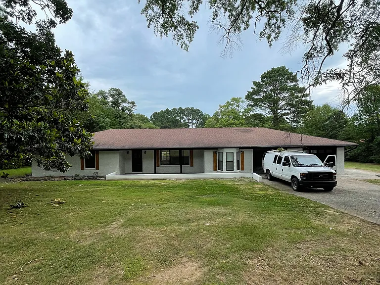 104 N Woodland Dr — Photo 1