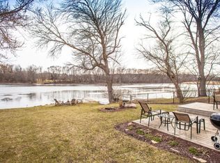 W205 W Lake Shore Dr, Burlington, WI 53105