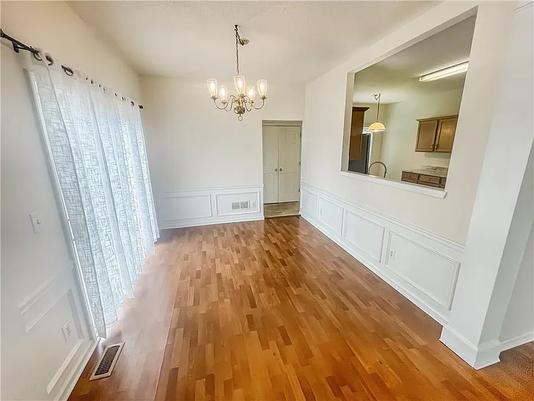 140 Calborne Ct — Photo 9