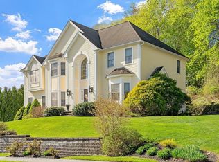 65 Leanne Dr, North Andover, MA 01845