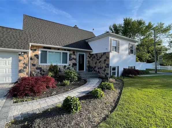 50 Cedar Drive, Bay Shore, NY 11706
