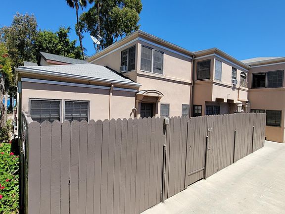 2nd image of 624 N Sycamore Ave #1/2