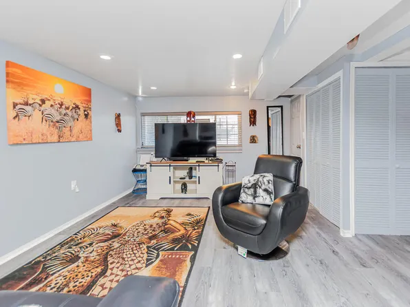 1260 Adee Avenue image 10 of 21