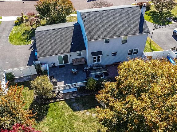 2nd image of 105 Birchwood Dr
