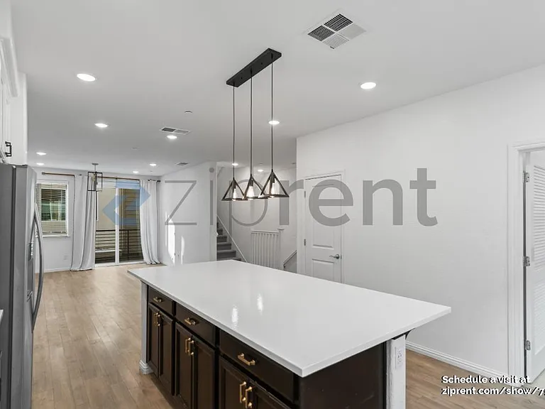 586 Jayne Ct — Photo 15