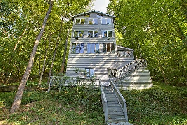 1st image of 969 Blackberry Hill Rd