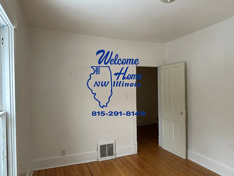 512 Chicago Ave — Photo 21