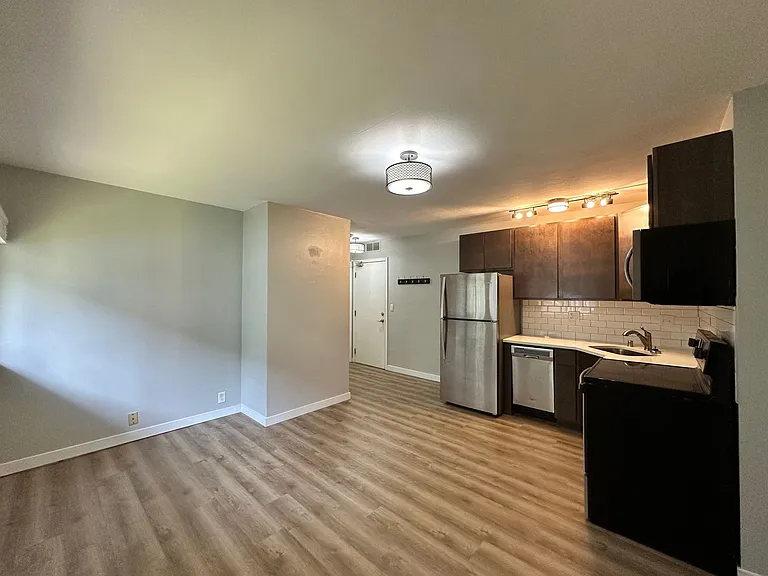 2205 Bryant Ave S — Photo 8