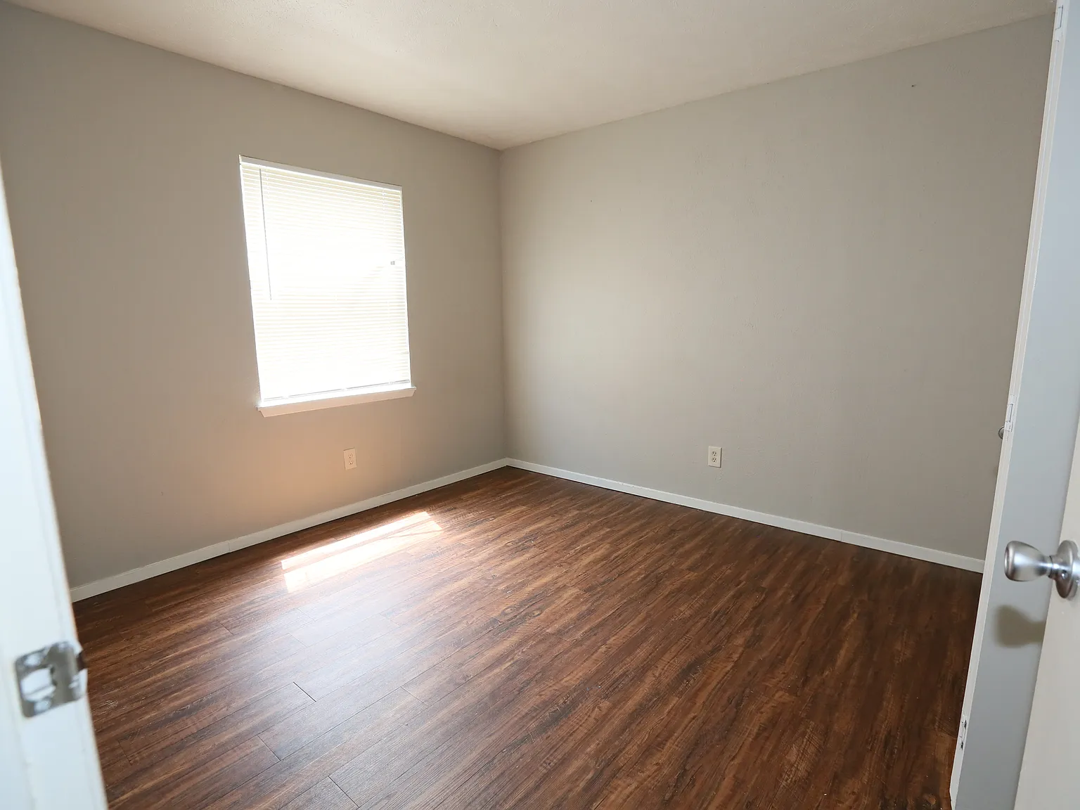 3 bed, 1452 sqft, $2,000 — Photo 3