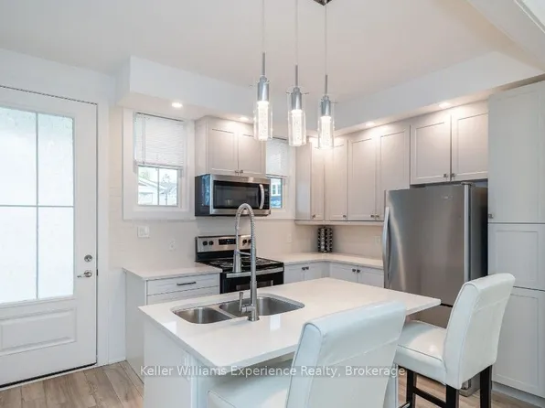 30 Samantha Ln, Midland, ON L4R 0H4