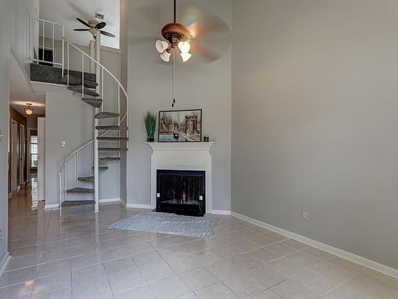 3rd image of 235 Woodland Cir