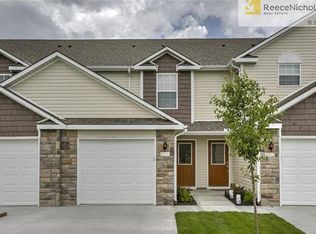 206 Pointe Ln, Raymore, MO 64083