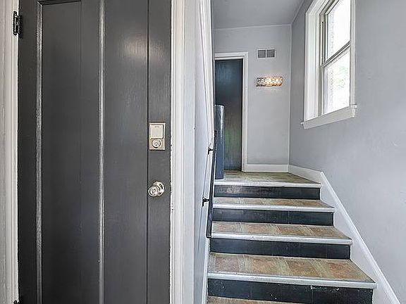4th image of 7943 Delmar Blvd