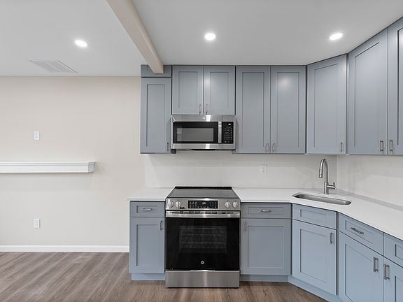 3rd image of 80 E Emerson Ave