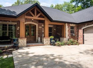 1233 Natalyns Trce, Lebanon, IL 62254