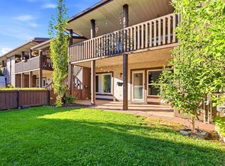 258 Surrey Gdns NW, Edmonton, AB T5T1Z3
