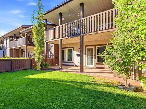 258 Surrey Gdns NW, Edmonton, AB T5T 1Z3