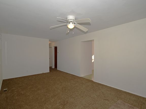 4th image of 7419 E 52nd St