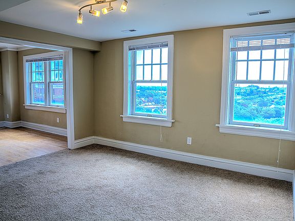 4th image of 4400-4418 McPherson Ave #S